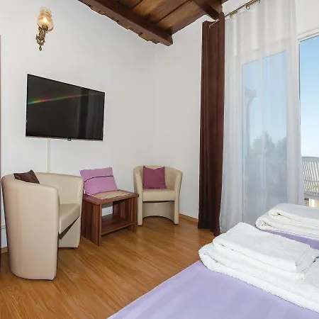 Four-bedroom Holiday In Supljak Prázdninový dům *