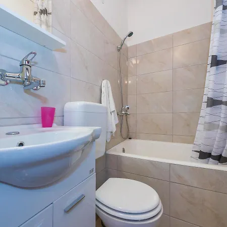 Four-bedroom Holiday In Supljak Saricevi