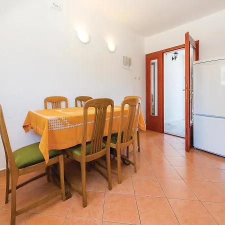 Four-bedroom Holiday In Supljak Saricevi